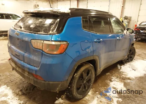 2019 Jeep Compass Altitude 4X4 z USA, uszkodzony, nr VIN 3C4NJDBB6KT598531